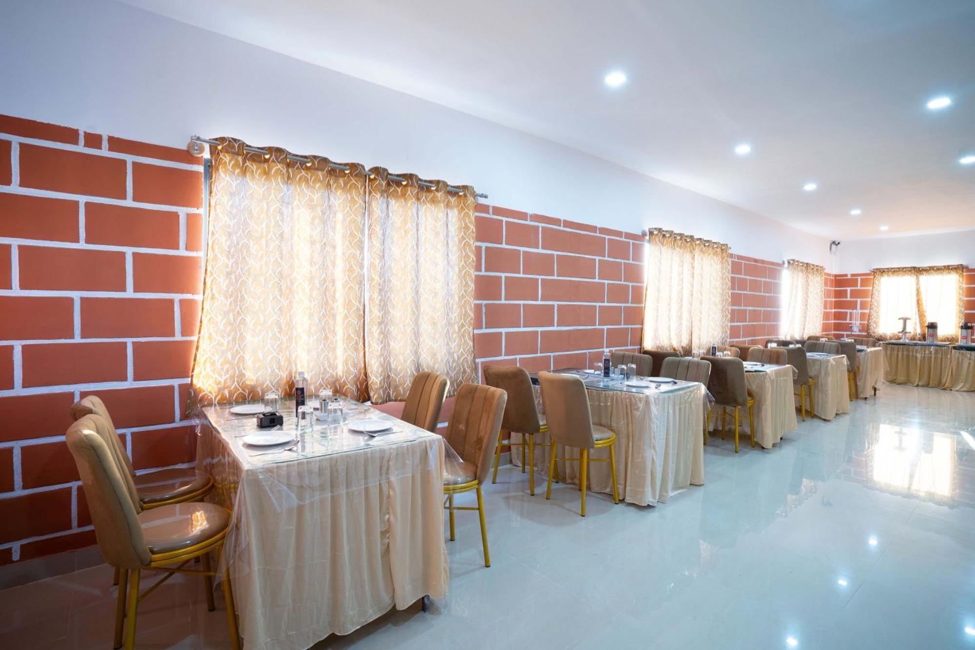 Treebo Galaxy Kings Suites, Hebbal Бангалор Экстерьер фото